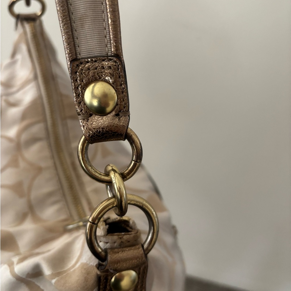 Coach Poppy drawstring Signature Beige and Tan Shoulder Bag - Picture 12 of 17